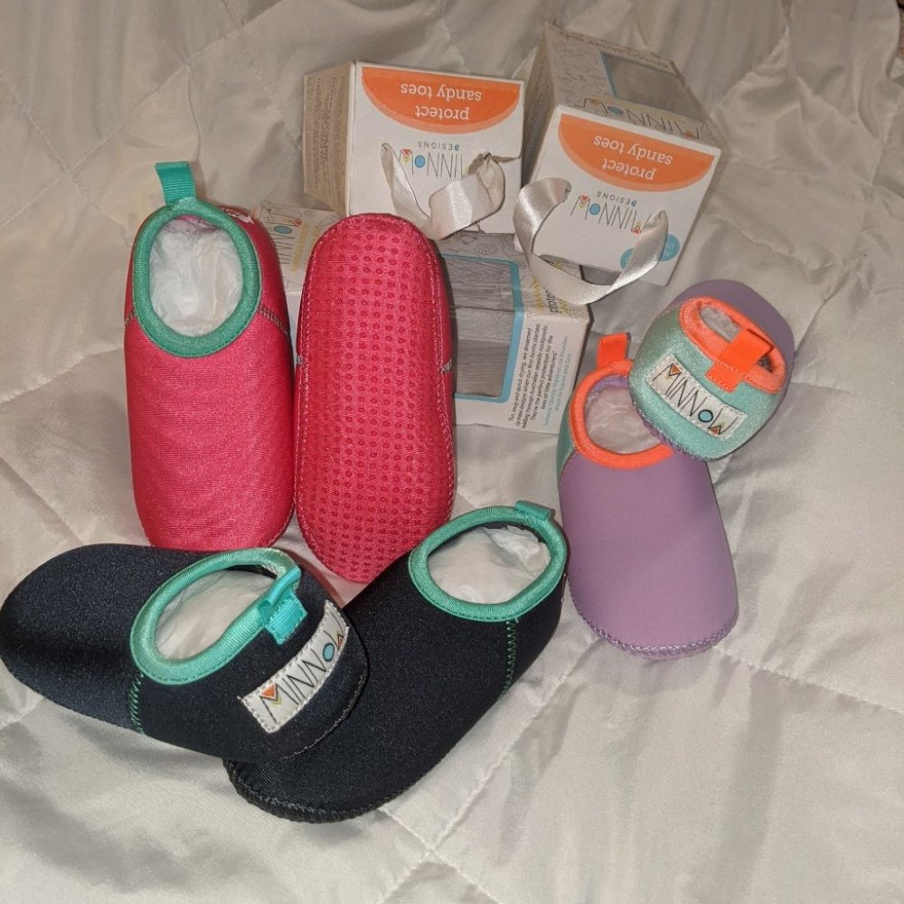 Minnows Beach shoes Baby sz  8 & 9 Unisex 3 colors